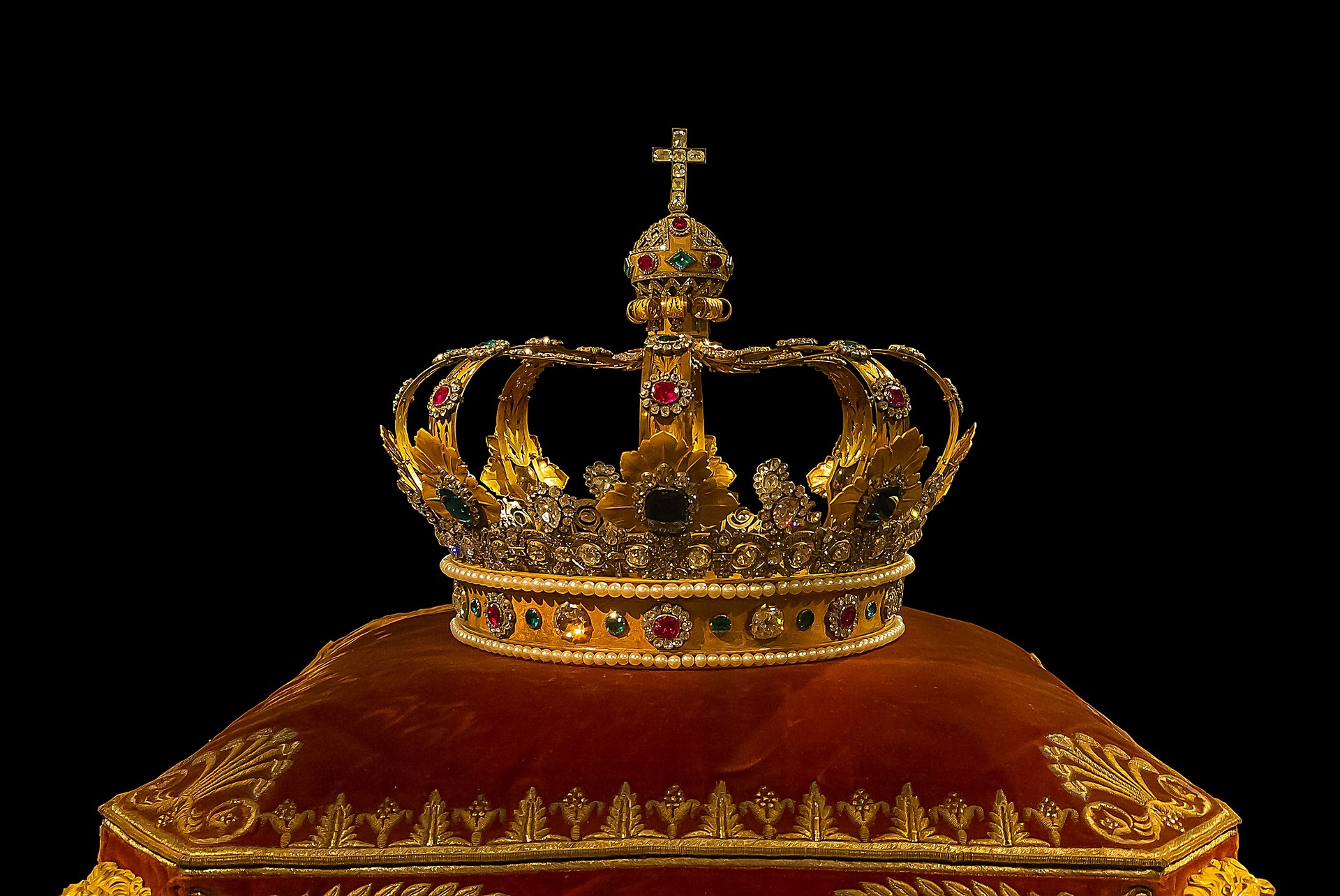 Crowns Through History The Society Of Curiosities Blog